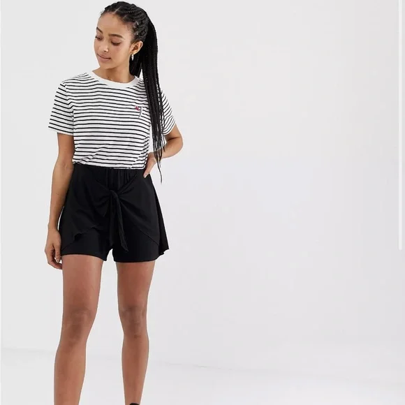 Twist top shorts from Asos - Picture 1 of 3